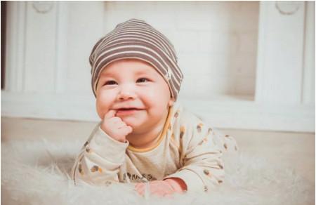 宝宝吃手竟然有好处？看完了你还会严厉制止吗？