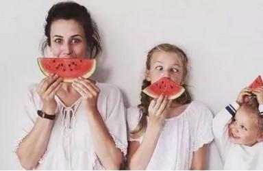 别人都不生二胎，就我生，是不是傻？