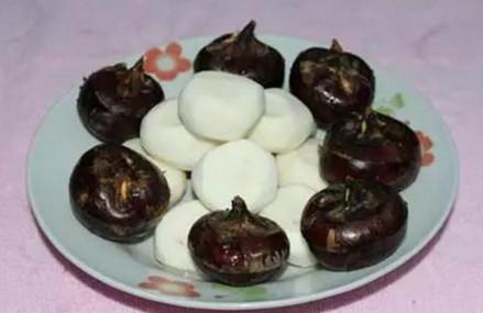 这些果蔬的“皮”，吃了可能会中毒！