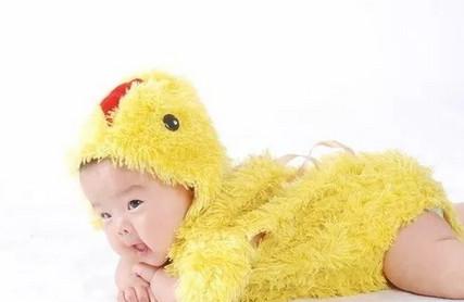 宝宝手上出现小水泡是什么原因？