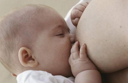母乳喂养困扰多 两方面提高其营养