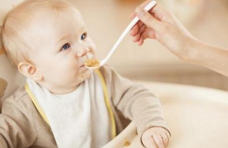 对宝宝过度喂养的危害大吗？