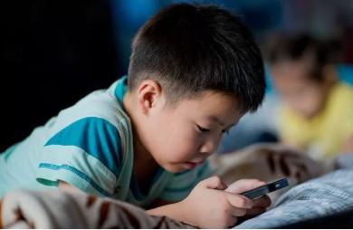 如何判断孩子手机成瘾？ 4方法导正！