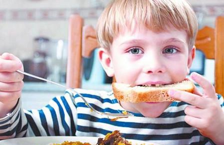 这4类食物少给宝宝吃，含隐形盐对健康不利！