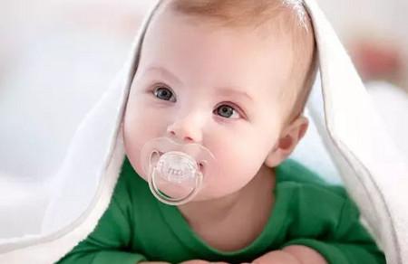宝宝的安抚奶嘴，该不该用呢？
