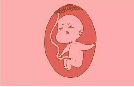 当胎宝宝在子宫里做踢腿运动时，没准就是准爸爸搞的鬼！