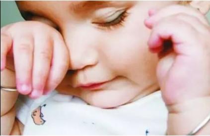 春季孩子总是揉眼不可忽视,不止是困了那么简单!