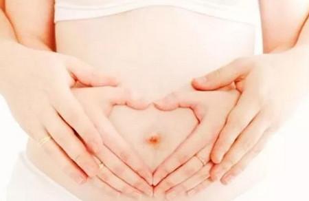 孕晚期出现这4种症状，恭喜你，胎儿进入了顺产的第一步！