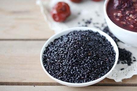 宝宝吃黑米的好处 食谱推荐