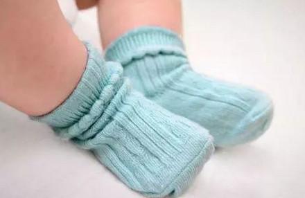 宝宝发烧手脚冰凉正常吗