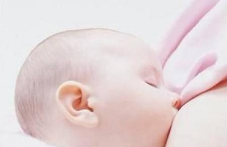 月经期喂奶会让男宝宝变娘、女宝宝性早熟？