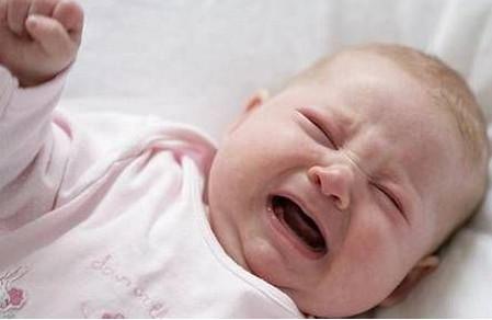 宝宝肚子不舒服总哭闹怎么办？该怎么做？