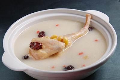 孩子吃小公鸡长个子吗