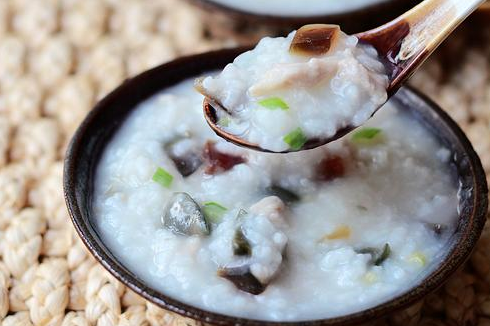 宝宝可以吃皮蛋瘦肉粥吗