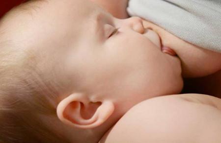 产后感冒该不该喂奶？乳腺炎能喂母乳吗？