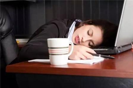 多囊卵巢跟熬夜有关系吗 多囊是熬夜引起的吗