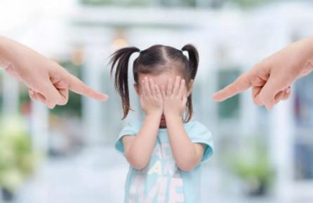父母最容易伤害孩子的行为有哪些？