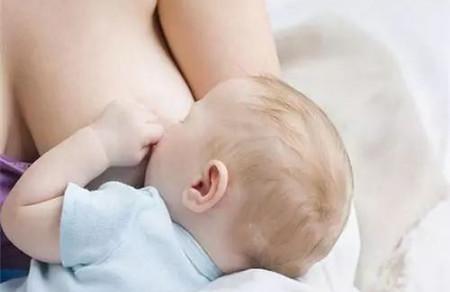 母乳喂养会导致胸下垂？产后如何预防胸下垂？