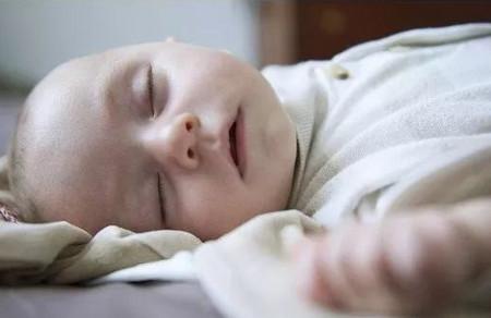 宝宝几天没大便！攒肚？便秘？如何分清楚？