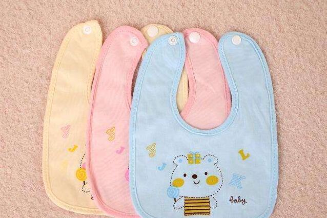 婴儿口水巾什么形状好