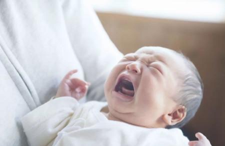 你是怎样给宝宝喂奶的？如何让宝宝更舒适？