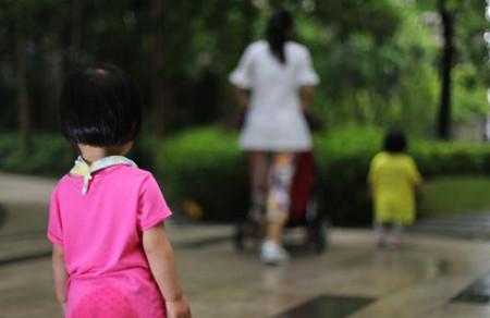 孩子说话有点口吃该怎么办？家长该怎么纠正？