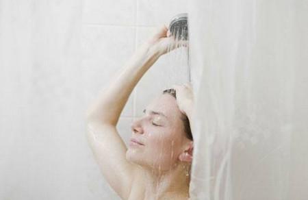 洗澡留意4个敏感部位，防止胎儿受伤！