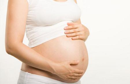 看孕妈肚脐形状，就能知道胎儿是男宝还是女宝？