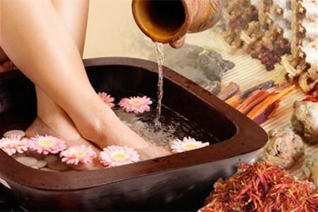 三伏天泡脚的禁忌 三伏天泡脚一定要注意这些