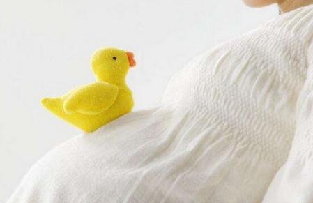 孕妇肚子上的妊娠纹可以推测胎儿性别？是真的吗？