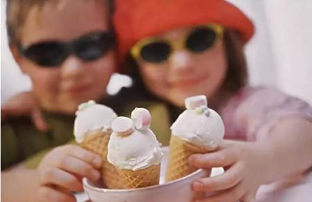 孩子能吃冰淇淋吗，夏天吃冰淇淋的注意事项