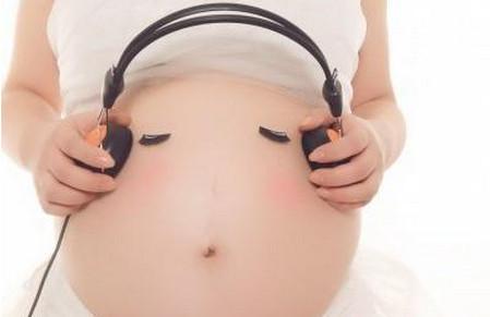 如何给胎儿听胎教音乐