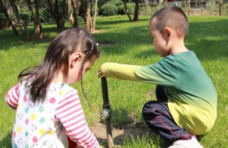 孩子爱玩更聪明？