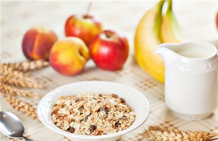 早餐吃麦片可以减肥吗 麦片真的能减肥吗？