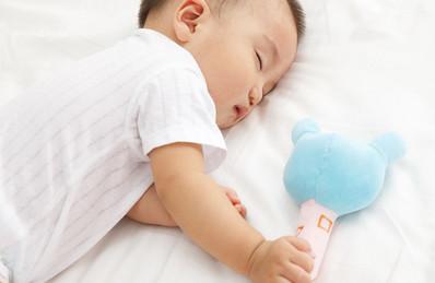 孩子睡觉时出现这些异常情况时，家长们一定要注意