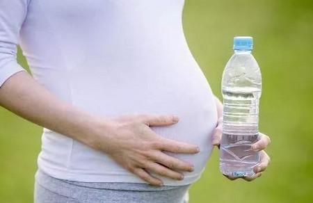 孕期哪个时间段喝水比较好