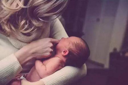 产褥期都有哪些临床表现？