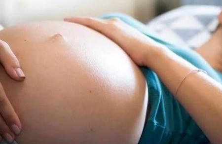 如何判断胎位正不正