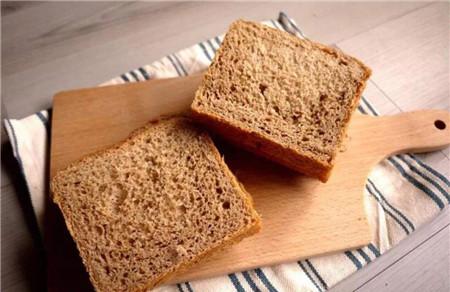减肥为什么吃全麦面包 全麦面包真的能减肥吗？