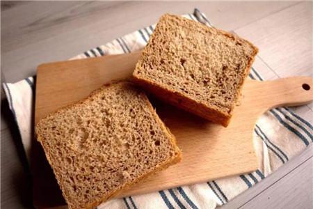 减肥为什么吃全麦面包 全麦面包真的能减肥吗？