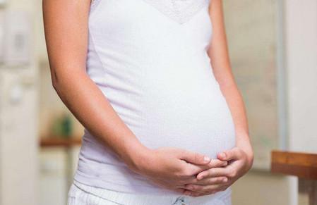 孕期乳房就开始产奶正常吗