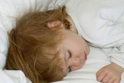 5个月宝宝抖动跟大人打冷颤一样是怎么回事