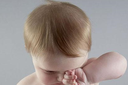 宝宝倒睫毛有什么危害