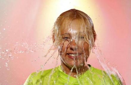 月子期间可不可以洗头发