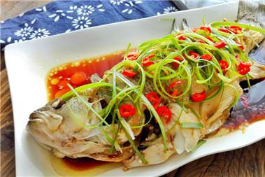 减肥可以吃鲈鱼吗 减肥期间真的能吃肉类吗？