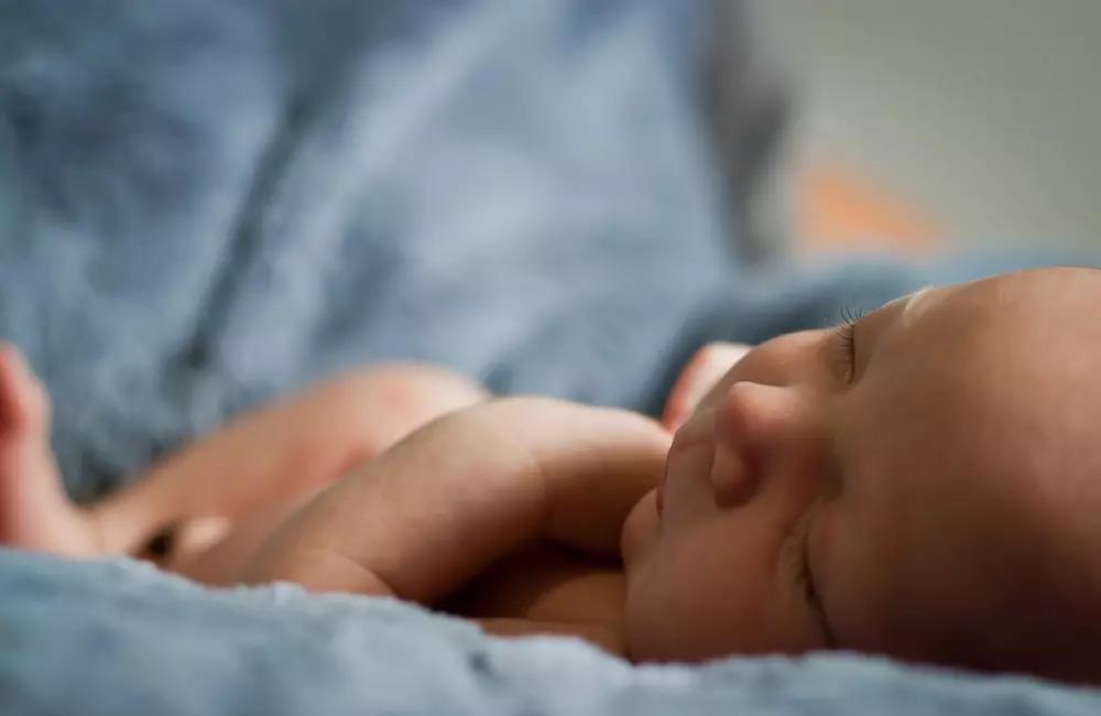 训练宝宝自主入睡的方法 教你7招搞定