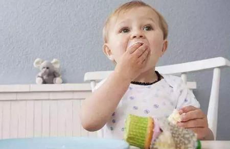 宝宝吃东西被噎住怎么办 有四个急救方法