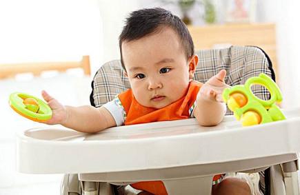 宝宝洗澡什么时间段好