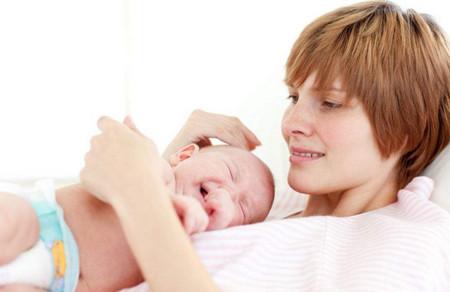 母乳喂养的妈妈在坐月子时不要做这4件事