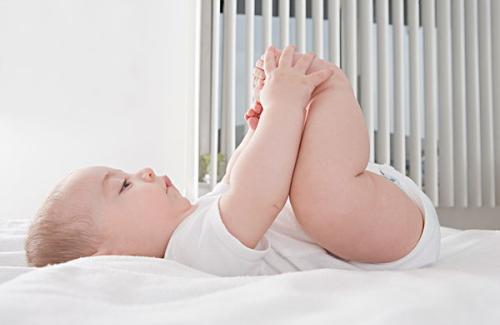 宝宝脊椎弯曲怎么办